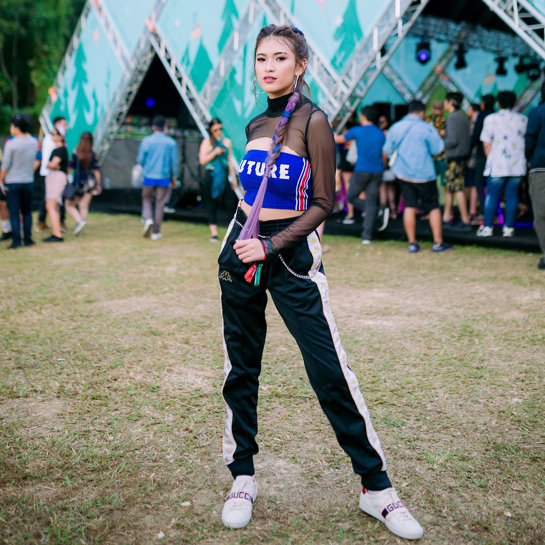 Sporty chic.